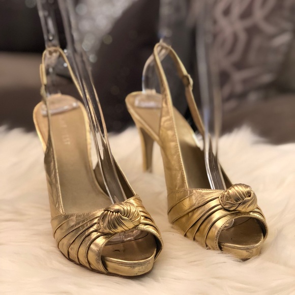 NINE WEST NWLUXIOUS  Gold Peep Toe Slingback Heels - Picture 3 of 5
